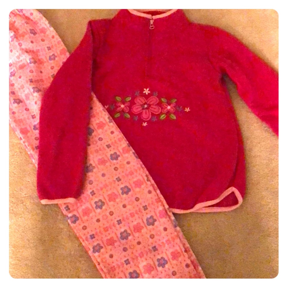 2pc fleece set.